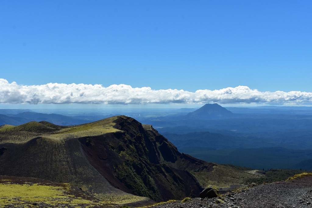 Der Tongariro vom Tarawera aus gesehen