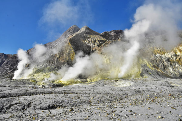 White Island - the devils cauldron