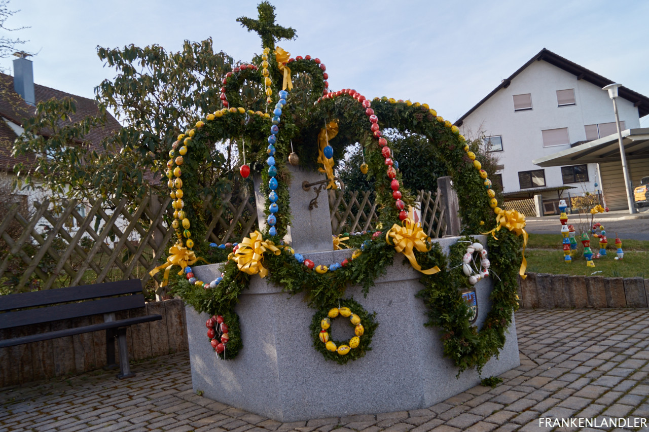 Osterbrunnen Weissenbrunn