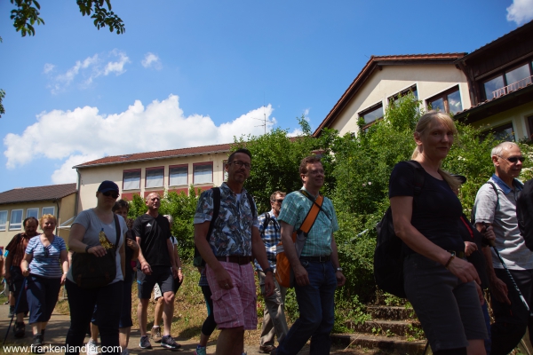 Start der Höhlenwanderung