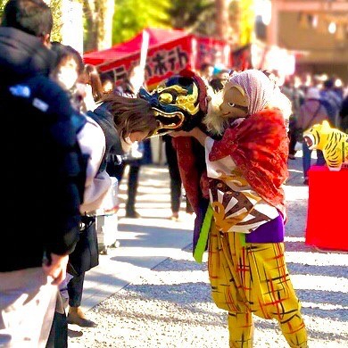 獅子に化けることも
