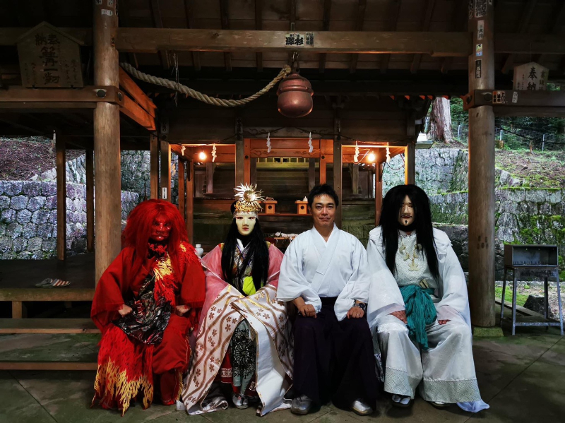 恵那神社にて奉納させていただきました