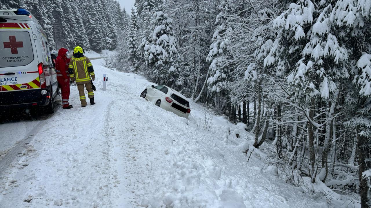Fahrzeugabsturz auf B165