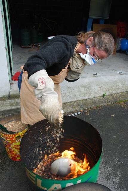 avec des copeaux de bois