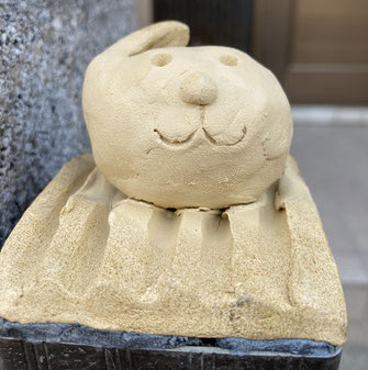 狛犬シーサー風に、わおん横須賀のシンボルを門扉に！魔除け効果で入居者様が安心して暮らせるよう願いを込めて！