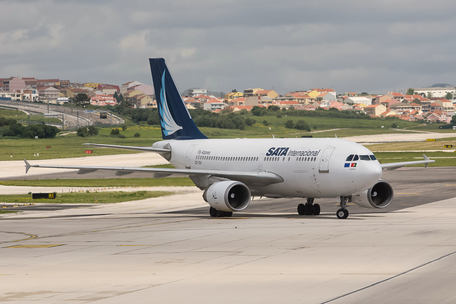 SATA von den Azoren hat noch einige Airbusse A310 im Dienst. Es sind Europas letzte Passagiermaschinen dieses Typs.