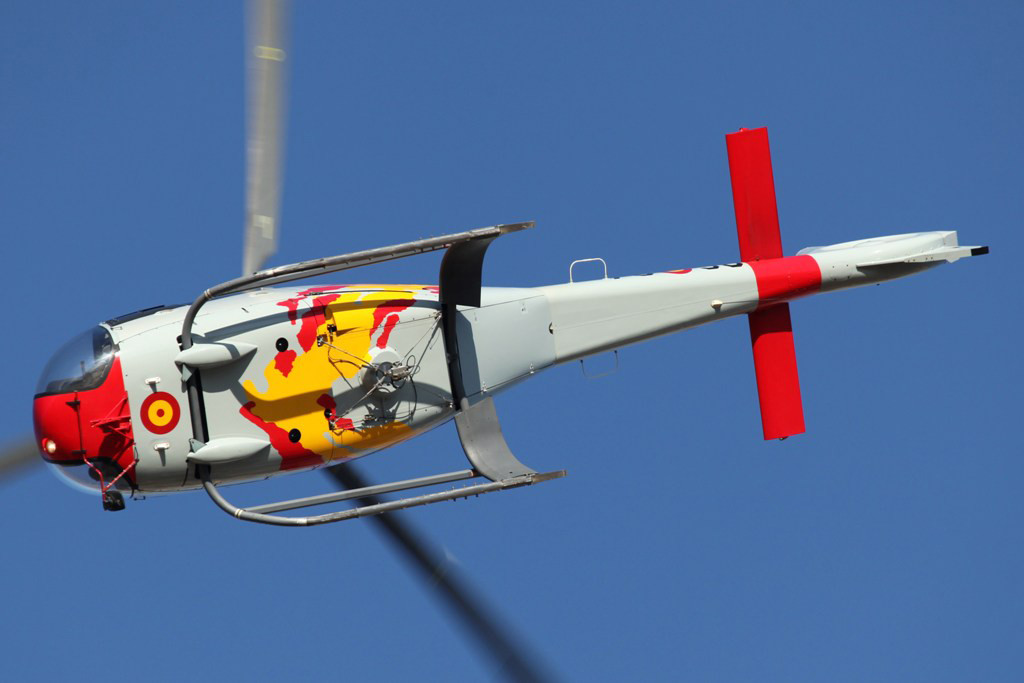 Training der Patrulla ASPA mit dem EC-120 Colibri.