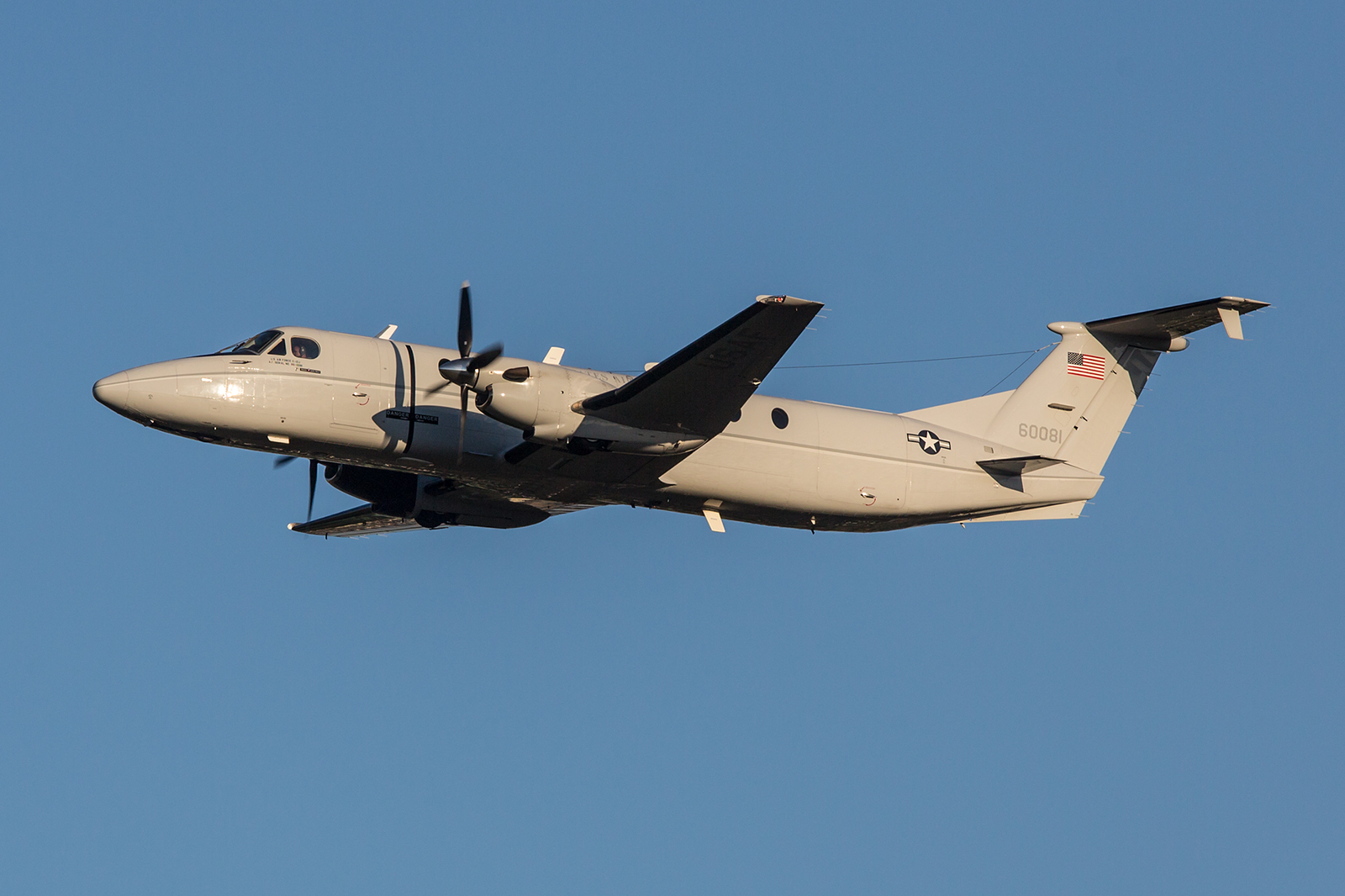 C-12 der US Air Force aus Yokota, zusammen mit einer UH-1 die einzigen Gäste aus dem Ausland.