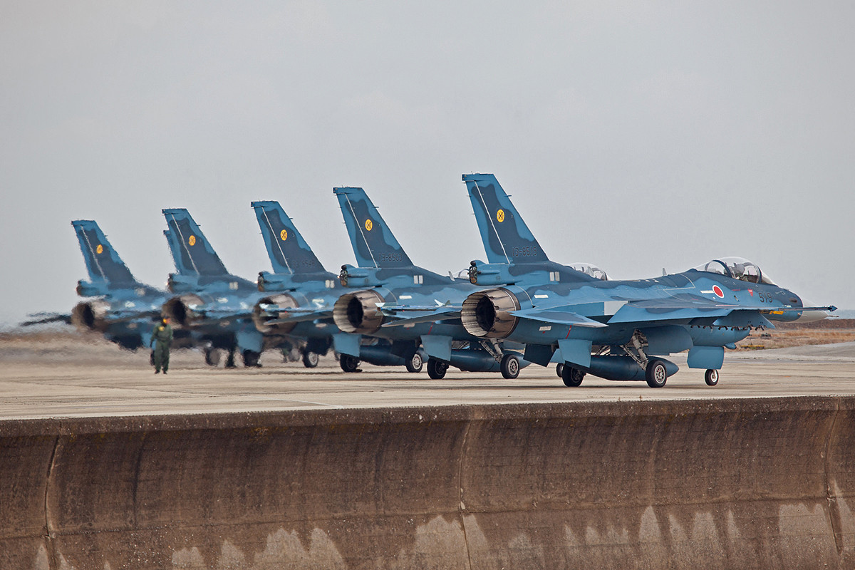 Auf geht´s, in Japan wird deutlich mehr geflogen als bei den meisten europäischen Luftwaffen.