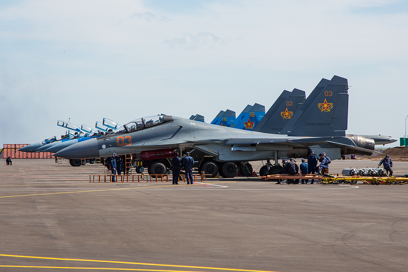 Su-30SM auf der Rampe.