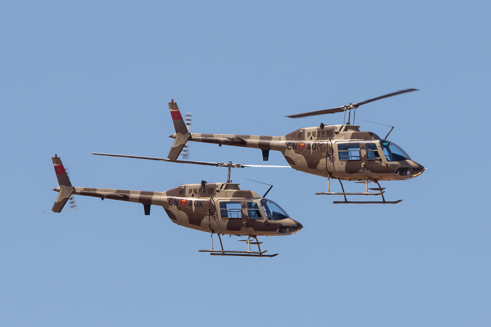 Diese beiden Jet Ranger gehören zur EH 1 in Rabat.