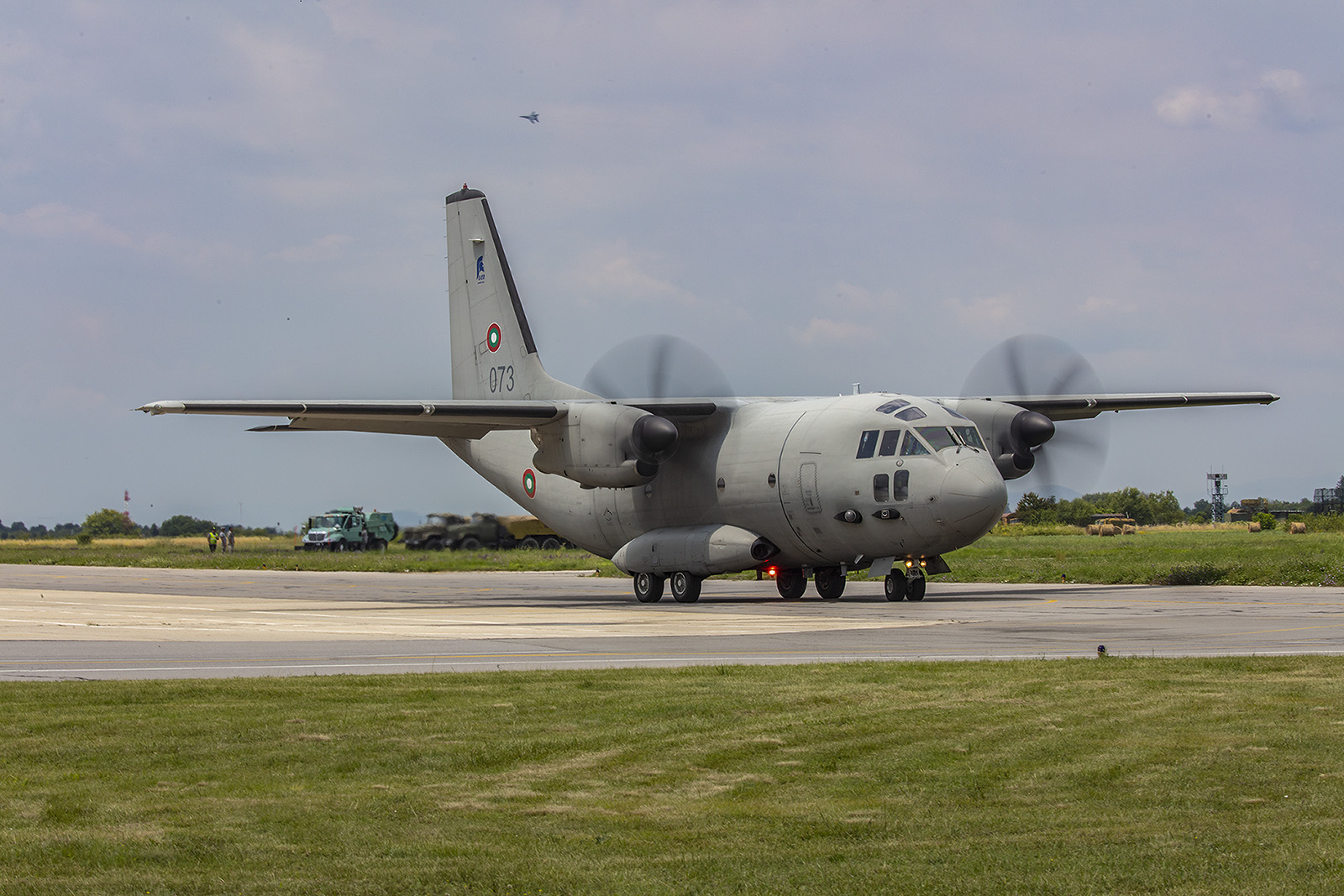 Die C-27J flog ein kurzes Display.