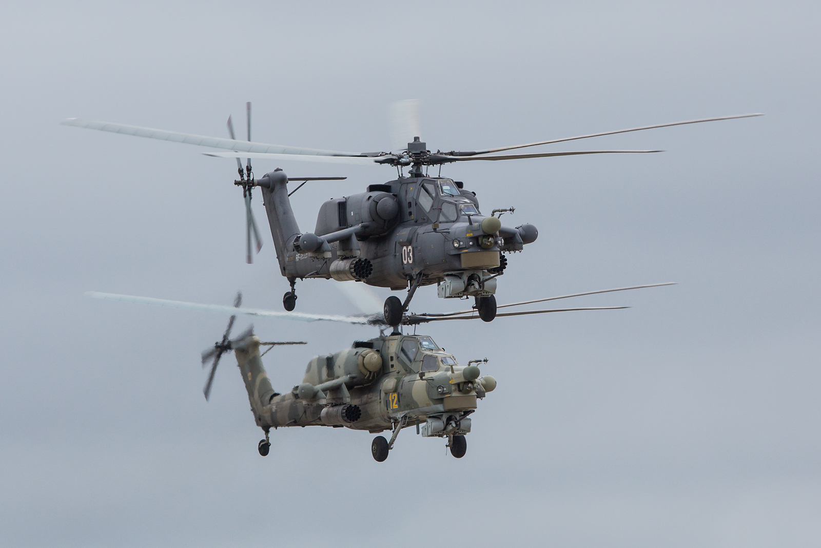 Zwei Mi-28 in Formation.