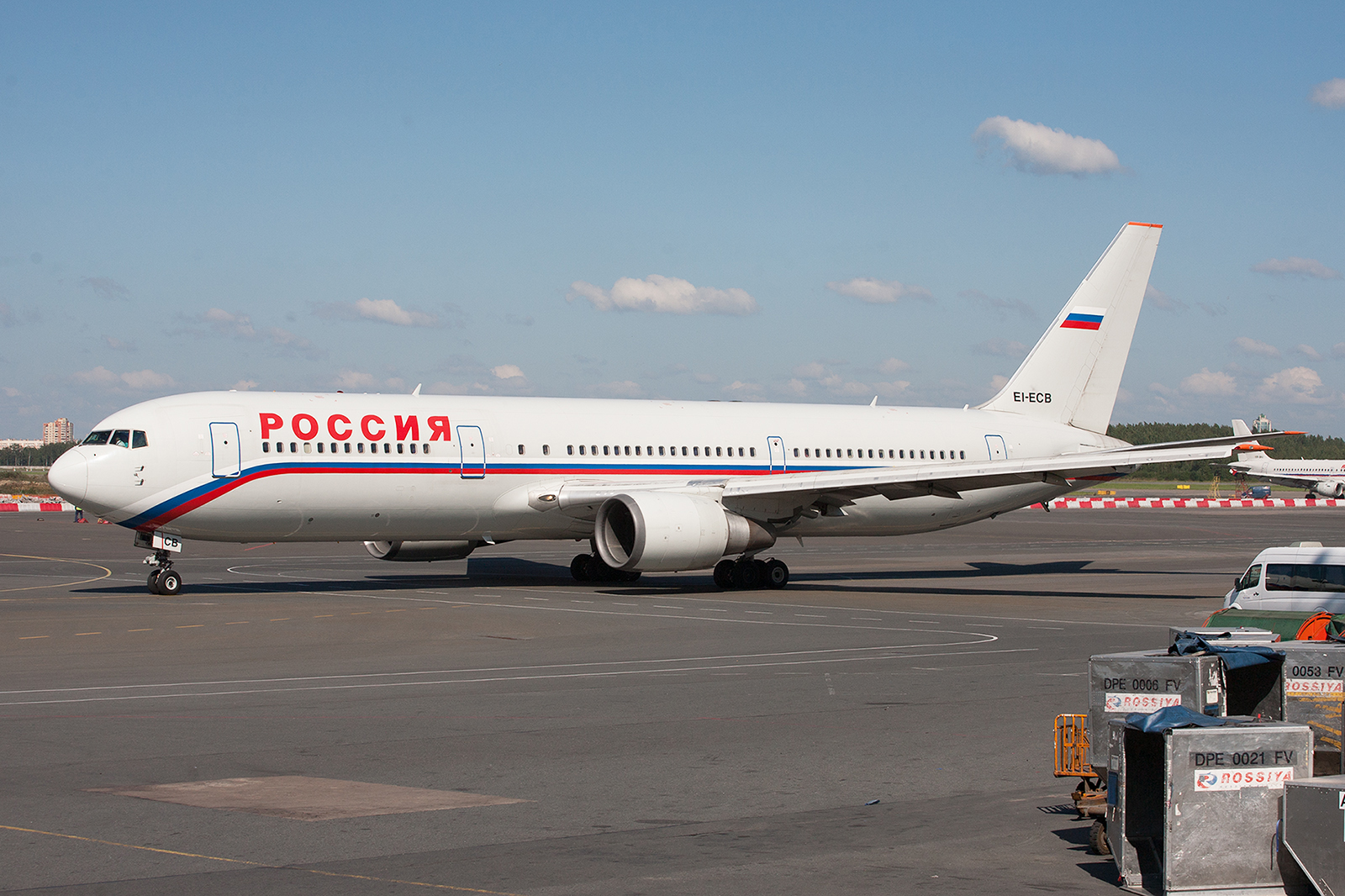 Rossiya mkit Großgerät, ex-Skymark Air und heute Royal Flight.