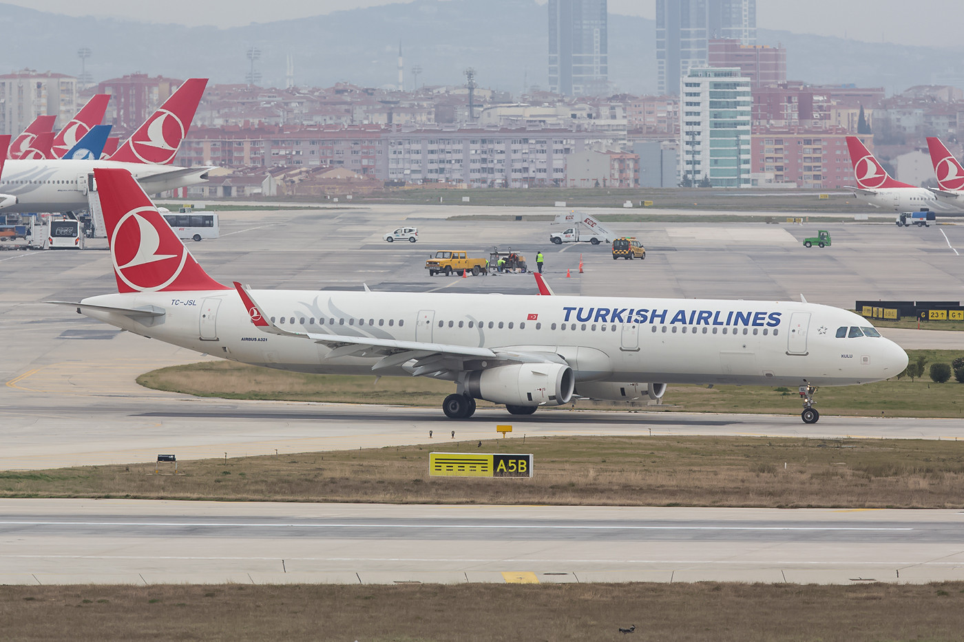 Einer der derzeit noch seltenen Airbusse A321 mit Sharklets.