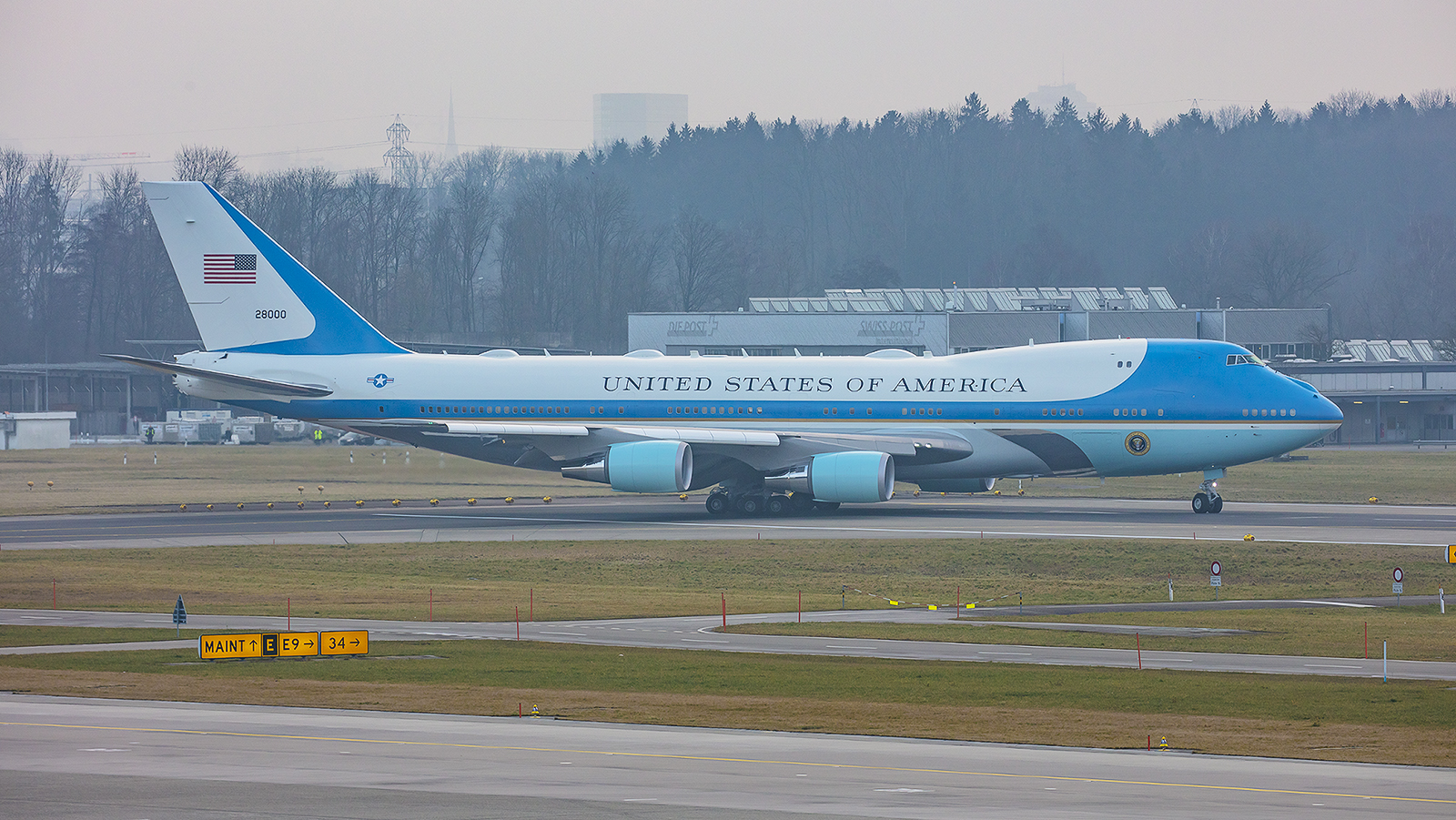 82-8000, VC-25A der US Air Force. Die ältere der beiden Maschinen.