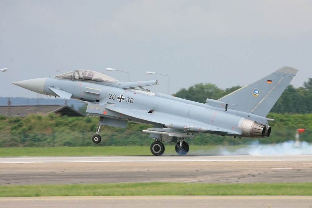 Die Bremsklappe liegt beim Eurofighter auf der Rumpfoberseite.