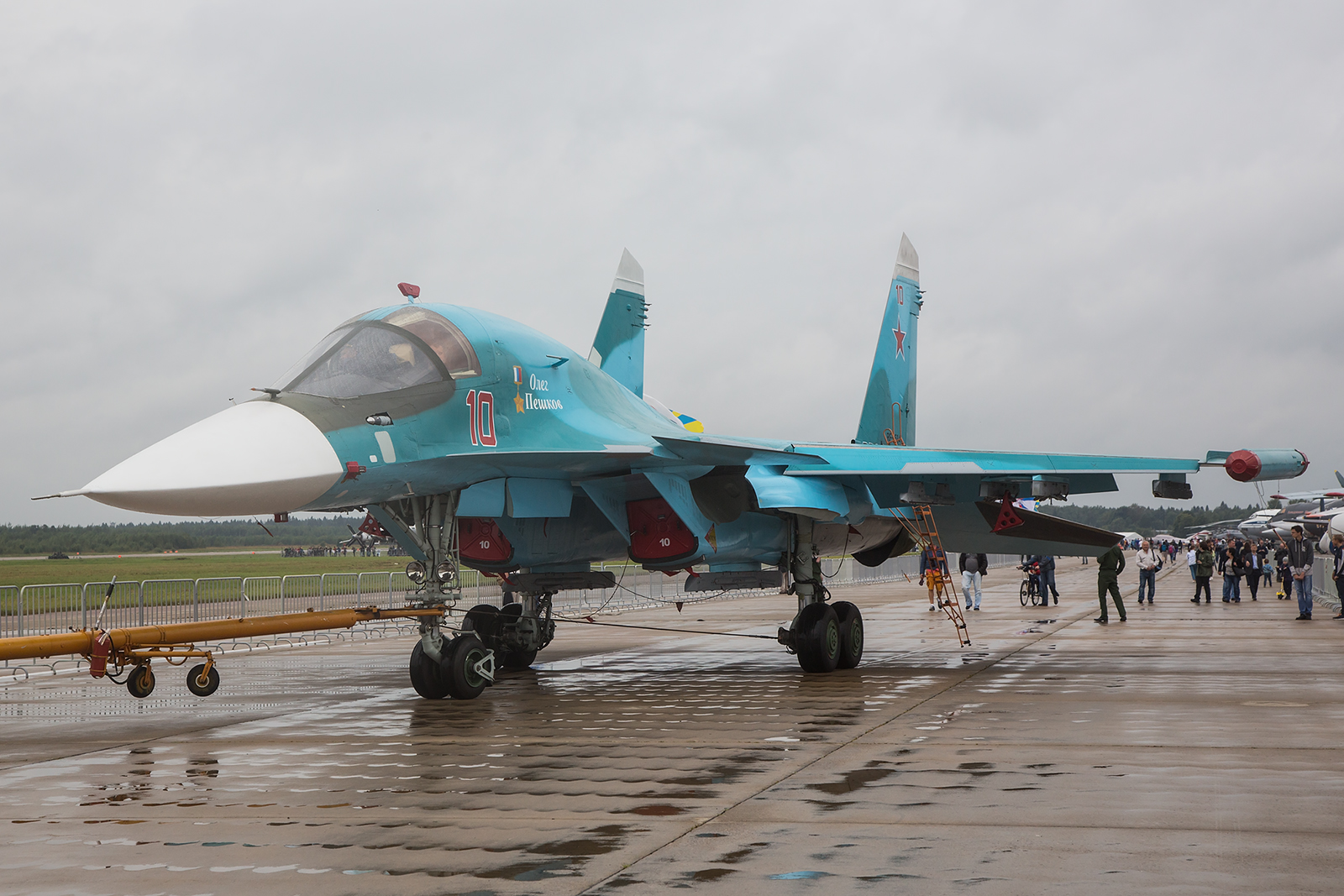 Für mich eines der schönsten Flugzeuge auf der Show, die Sukhoi Su-34.