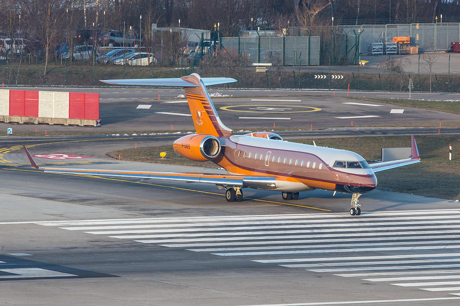 M-UNIS; Lapwing Ltd BD700 Global Express XRS