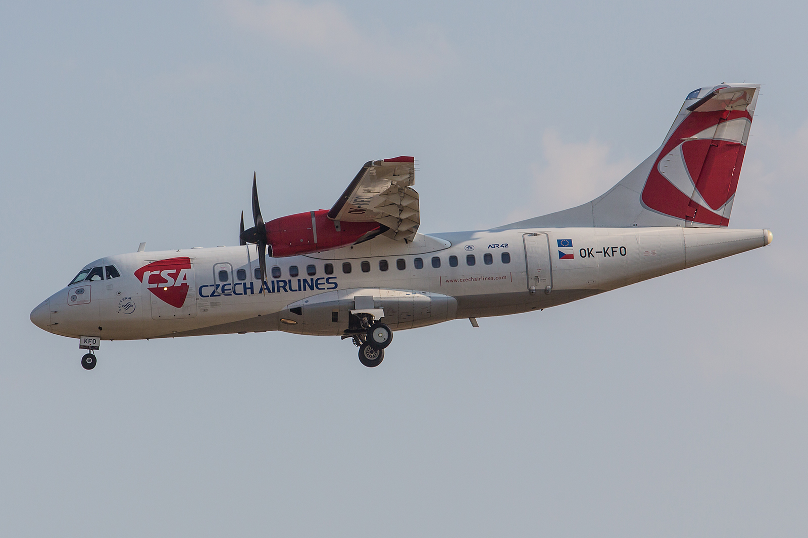 Nicht mehr häufig trifft man in Europa die ATR42 als Passagierflugzeug an. CSA hat noch drei dieser kleinen Flieger, die von Air Contractors in Irland gemietet sind.  