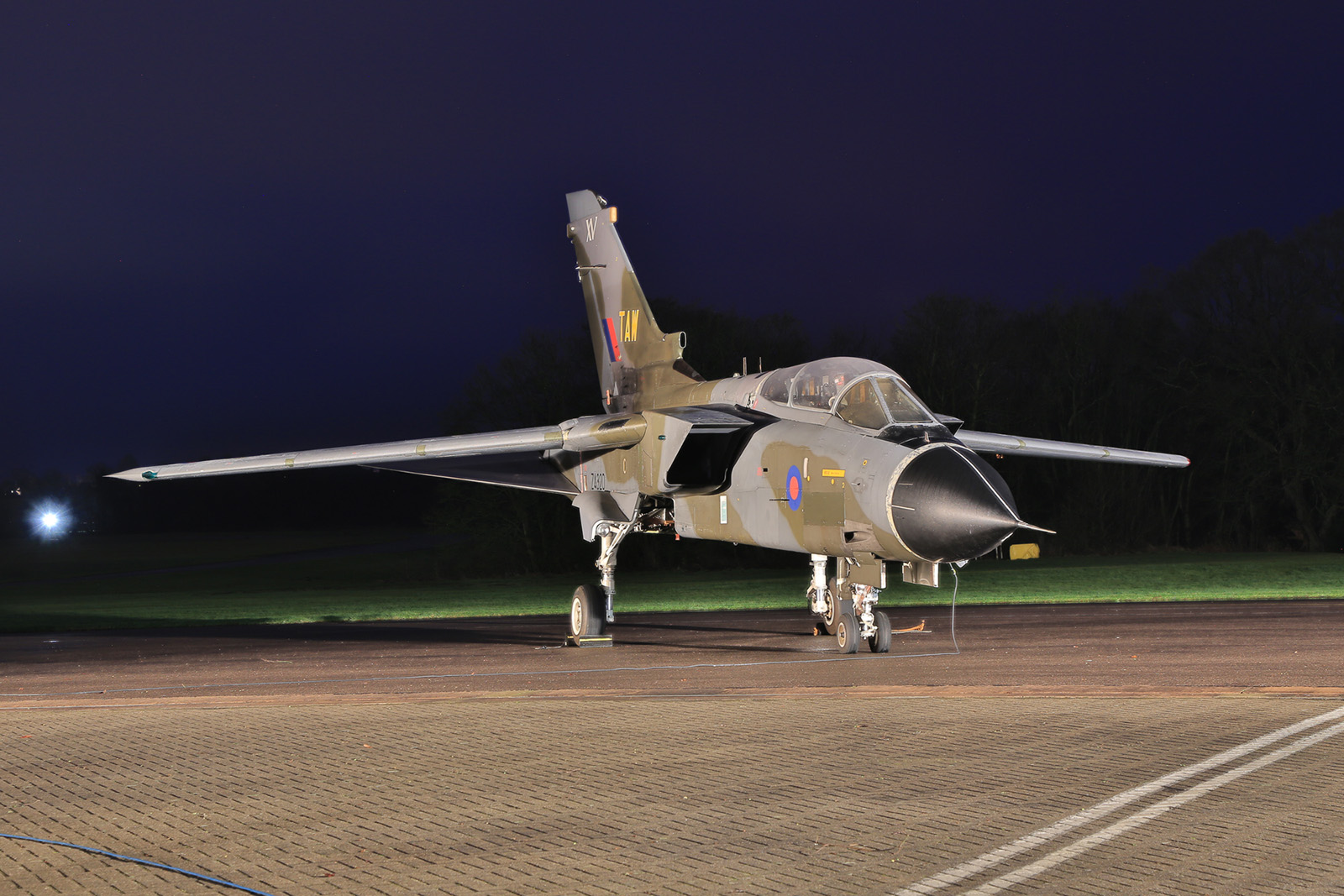 Ein Tornado GR.4 in der Nacht.