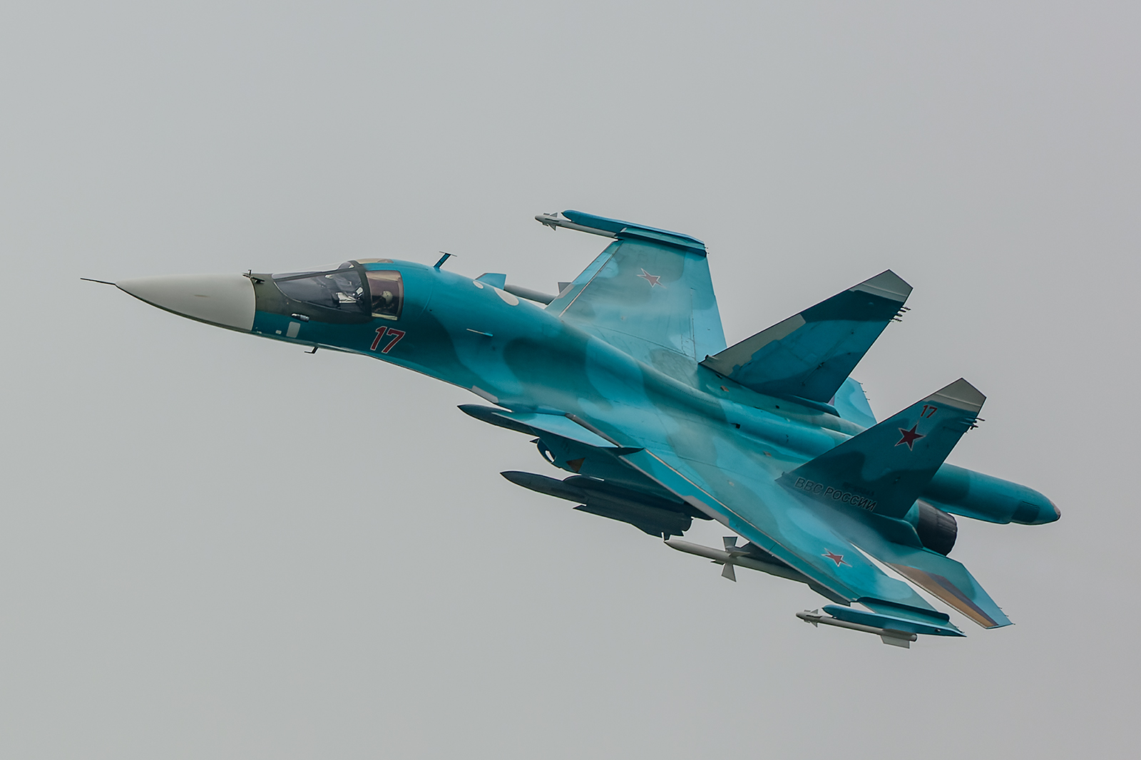 Die Su-34 ist eines der elegantesten Flugzeuge aus jener Baureihe, welchen mit der Su-27 ihren Anfang nahm.
