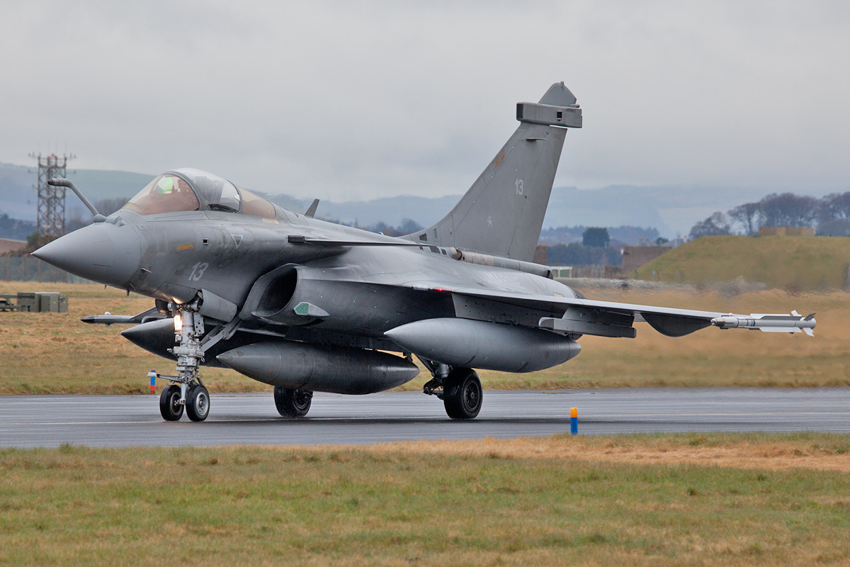 Die Rafale M gibt es nur als Einsitzer, die Ausbildung erfolgt bei der Luftwaffe in St. Dizier.