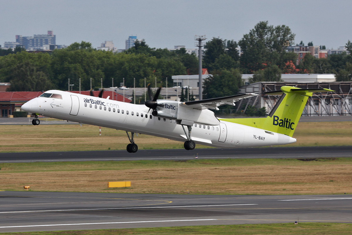 Die Dash-8 hat bei Air Baltic u.a. die Fokker 50 ersetzt.