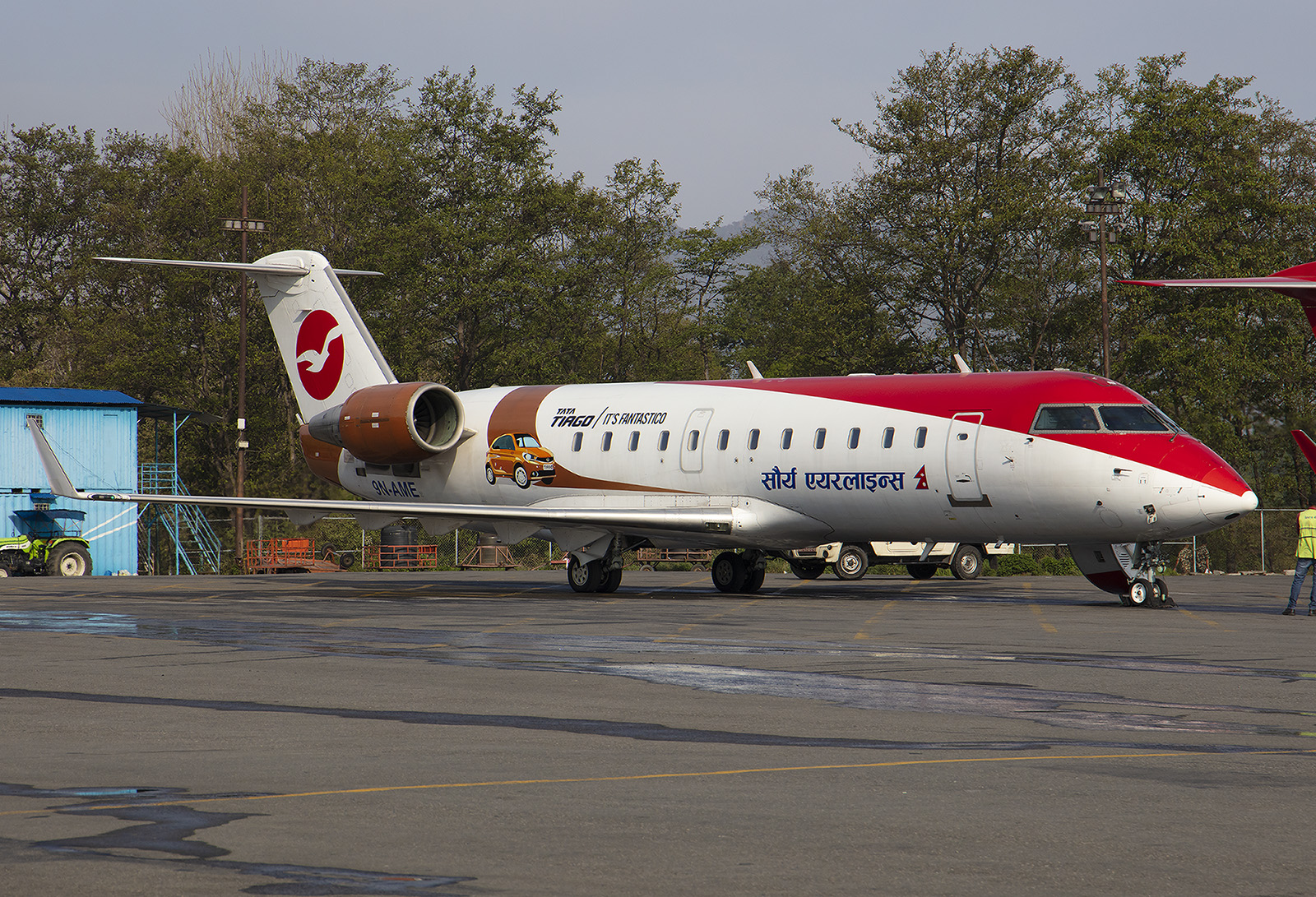 Diese CRJ-200 von Saurya Airlines flog schon in den USA, Südafrika und Nigeria.