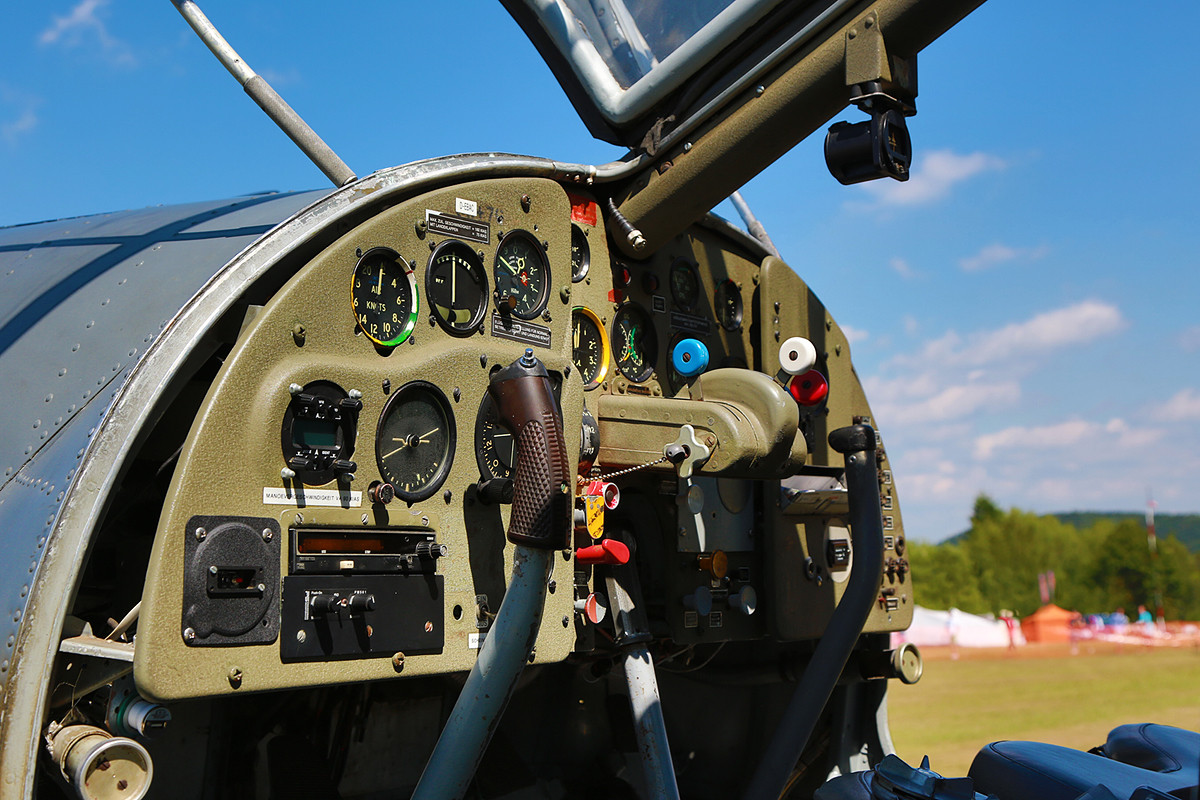 Das Cockpit der Dornier Do-27