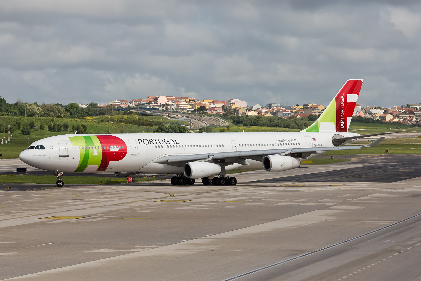 Noch 5 Airbusse A340-300 betreiben die Portugiesen, mal sehen wie lange noch.