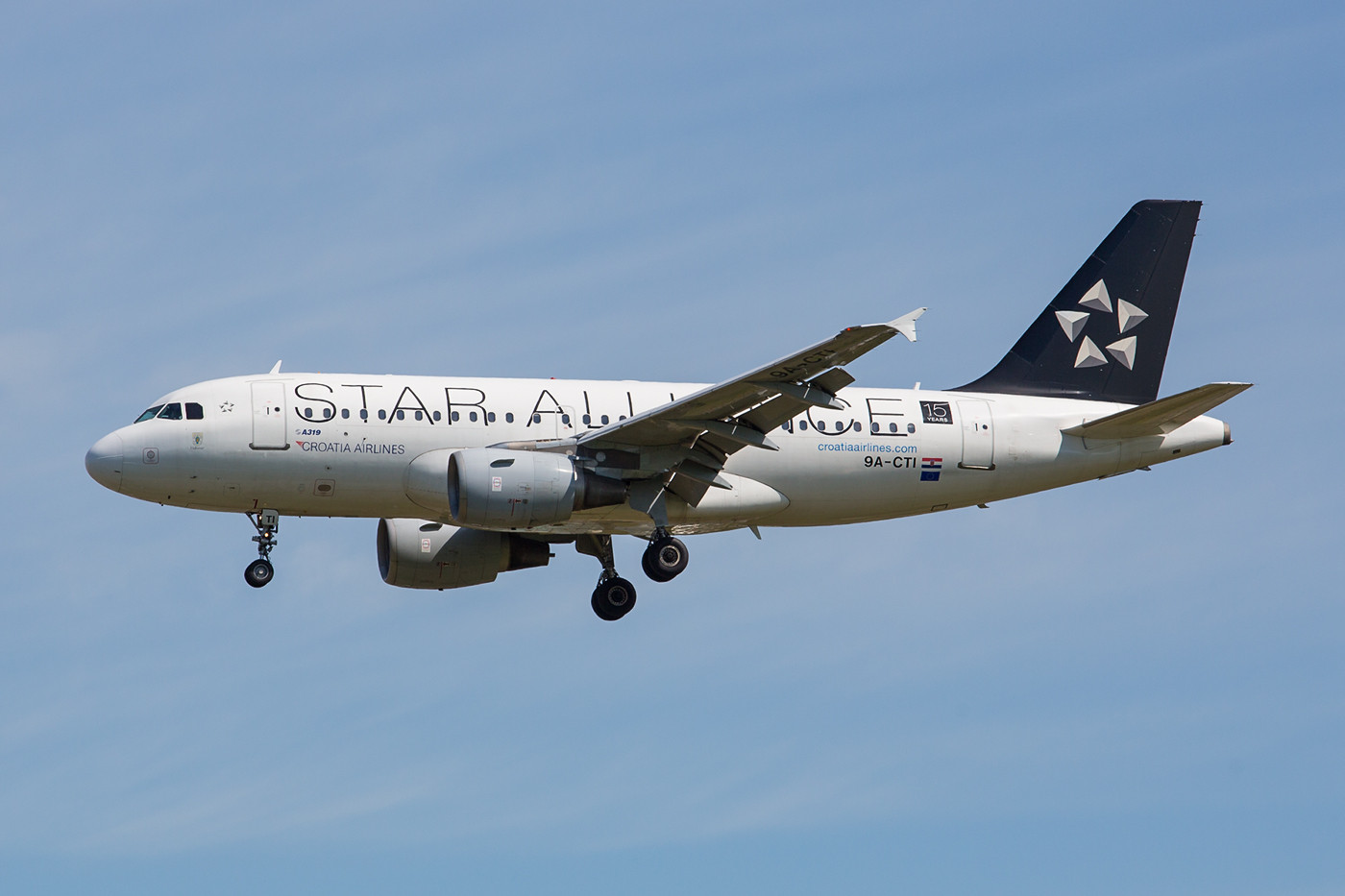 Croatia´s 9A-CTI in den Farben der STAR ALLIANCE ist auch ein häufiger Gast in FRA.