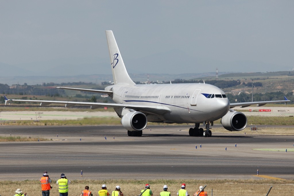 Auch der F-HBOY, ein A 310 gehörte der Blue Line. Er ist heute schon Geschichte und wurde demontiert.