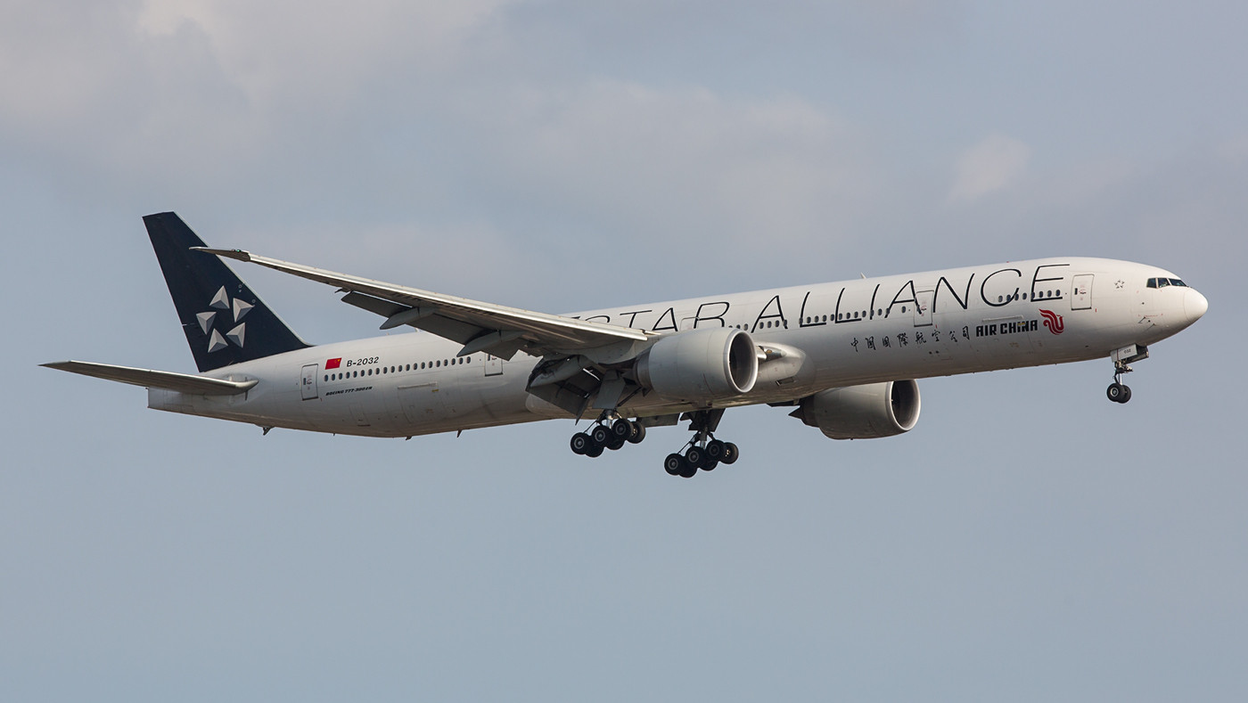 Air China´s B-2032, eine Boeing 777-39L