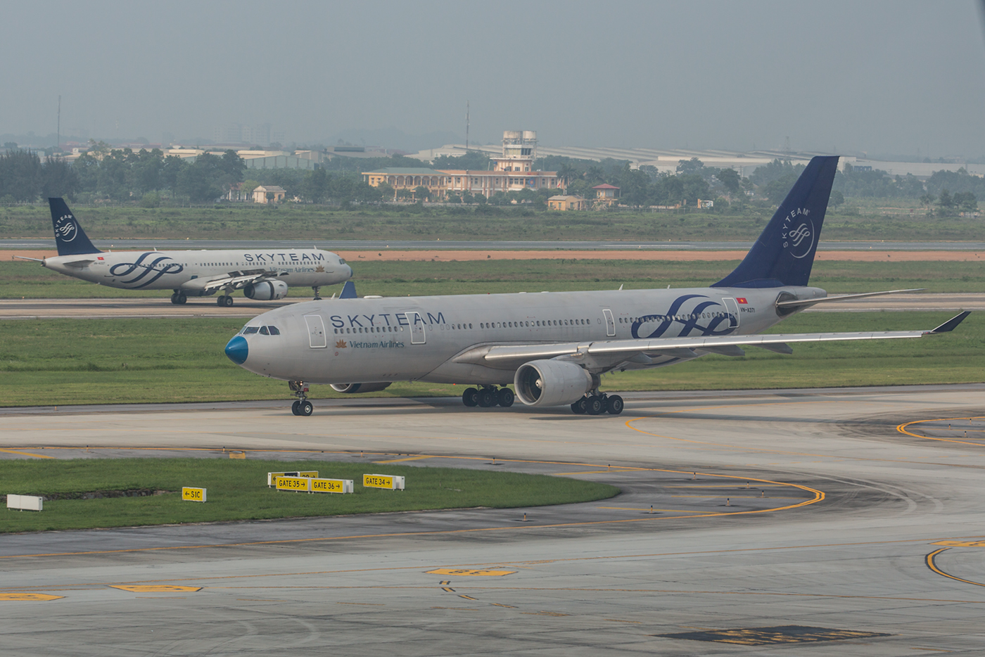 Nicht perfekt, doch endlich beide Skyteam-Flieger auf einem Bild.