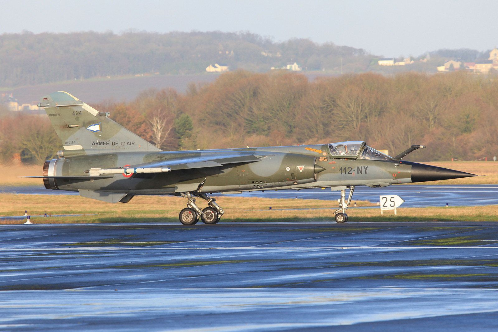 Eine Mirage F-1CR der "Belfort" morgens in Reims