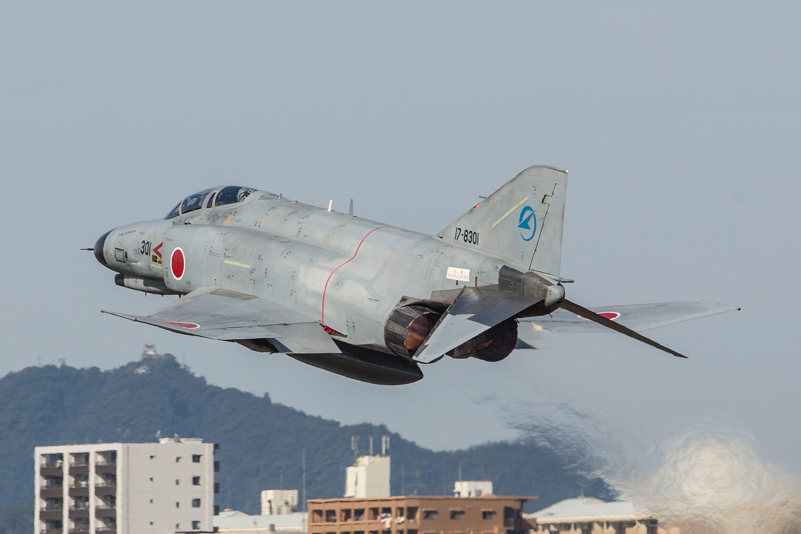 Die erste F-4 der JASDF, ausgeliefert 1971 ist sie eine von wenigen Exemplaren, die nicht auf "Kai-Standard" aufgerüstet wurde und noch immer fliegt.