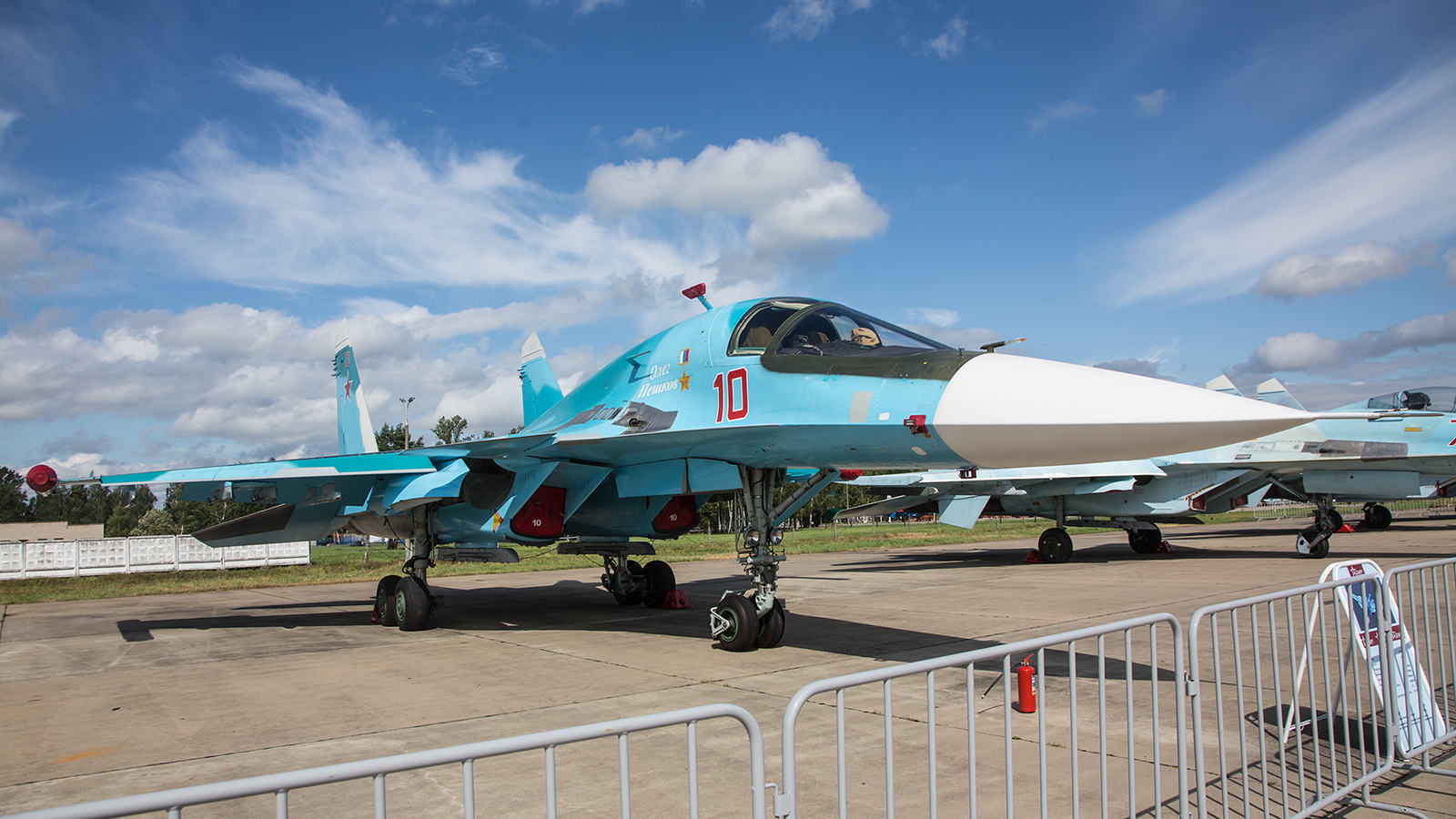 Nochmals die Su-34, hier mit Sonne.