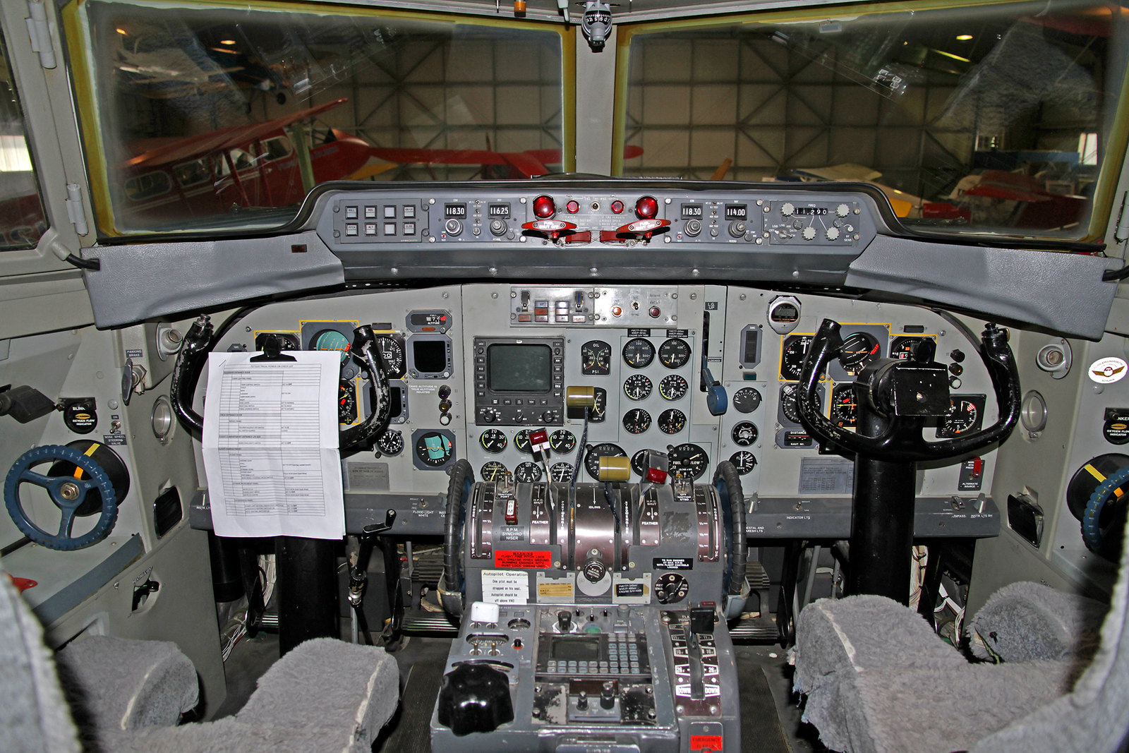 Cockpit der Landhelgisgæslan (Icelandic Coast Guard) Fokker F-27-200 Friendship TF-SYN, AEY, 14. August 2020