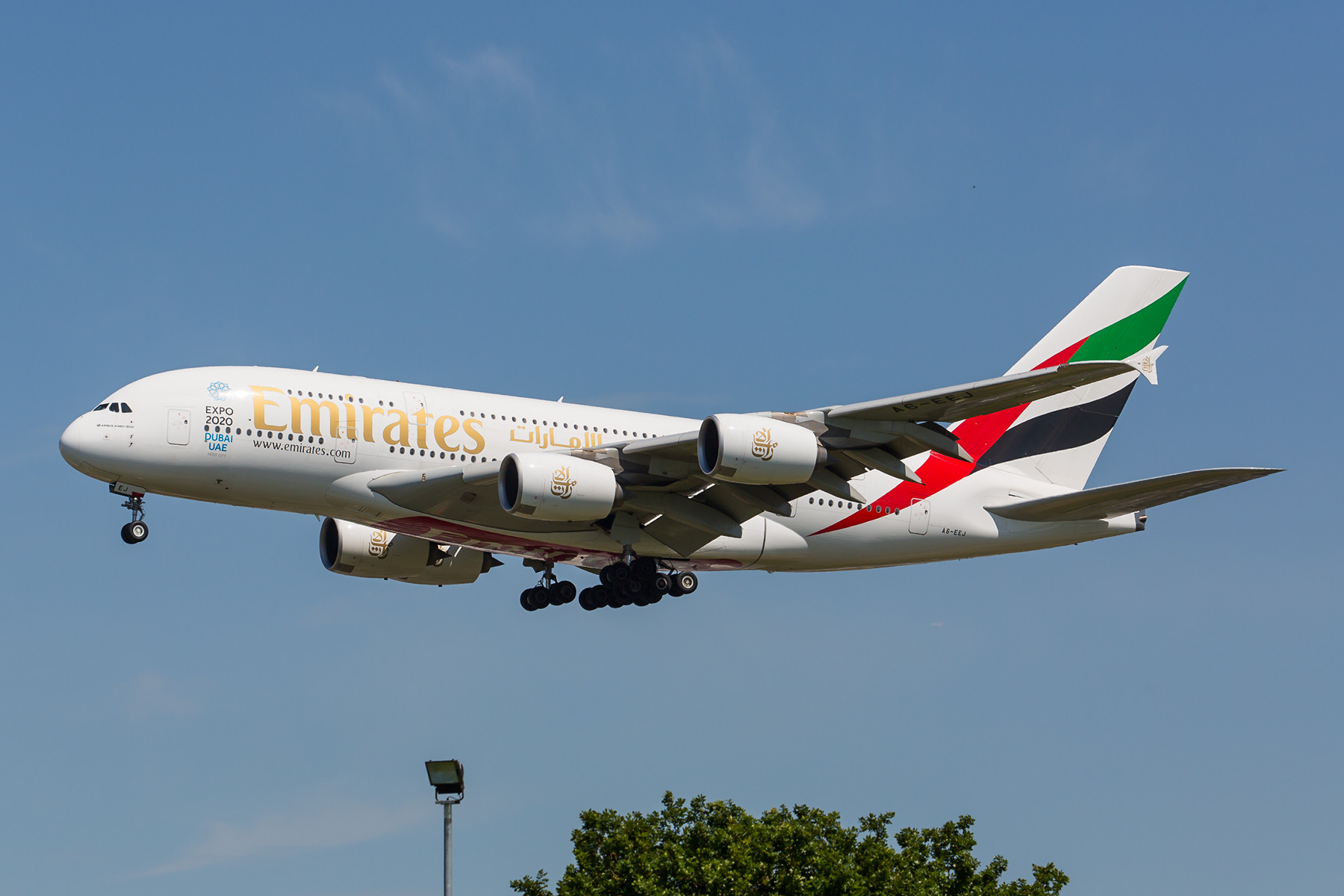 Insgesamt sechs tägliche Verbindungen fliegt Emirates mit der A 380 nach LHR.