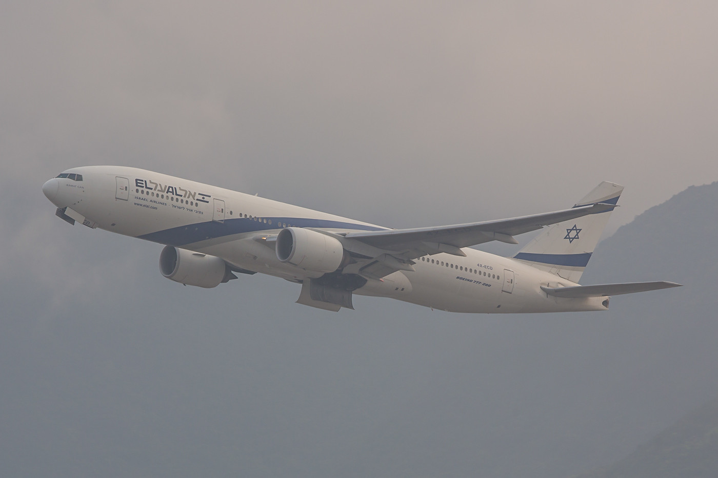 El AL kommt mit Boeing 777 nach HKG.