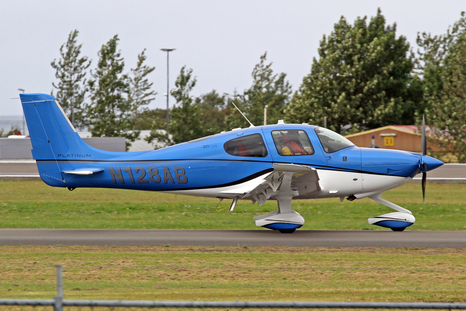 Aircraft Guaranty Corp Trustee Cirrus SR-22T N128AB, RKV, 10. August 2020