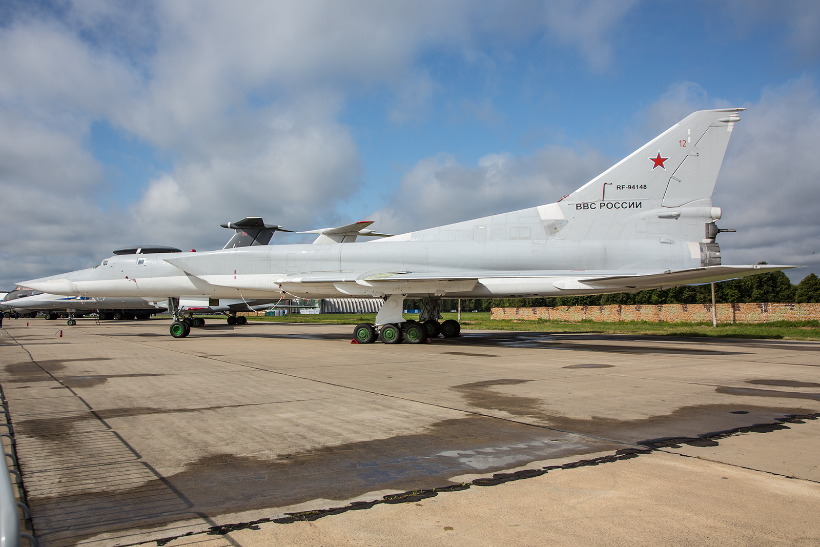 Sehr beeindruckend ist die Silhouette der Tupolev Tu-22.