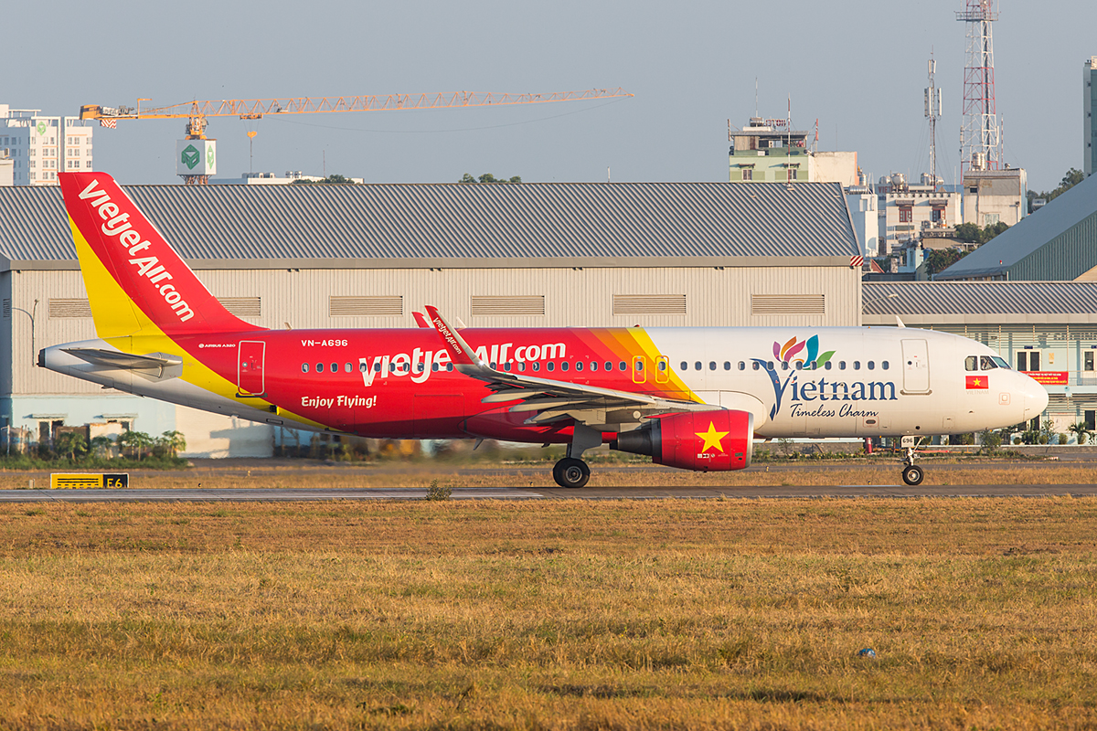 Einige A320 der Vietjet bewerben Vietnam als Reiseland. 