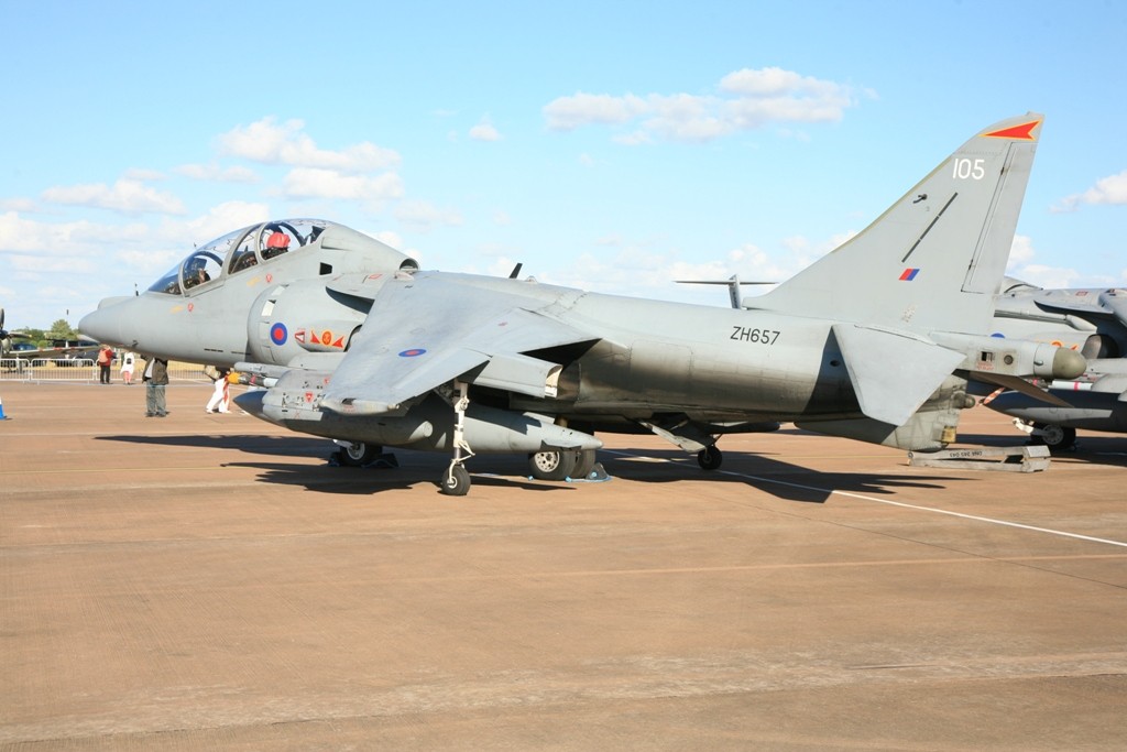 Ein Harrier T.12 Doppelsitzer.