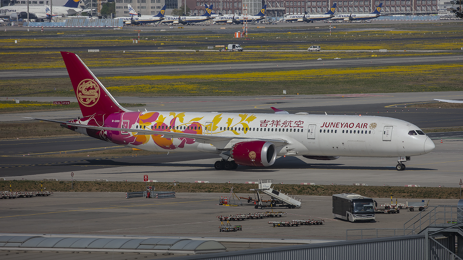 Die Dreamliner der Juneyao zählen sicher zu den Highlights des Jahres 2020 in Frankfurt.