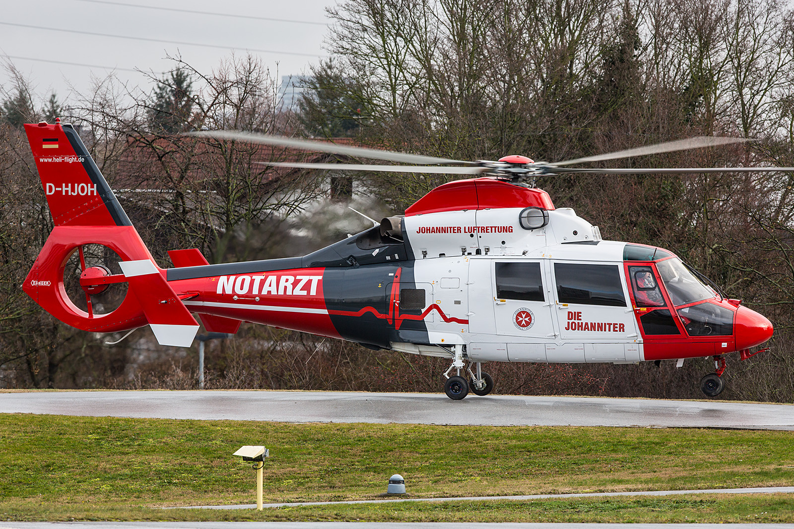 BG Unfallklinik Ludwigshafen 06.01.2016; D-HJOHAerospatiale AS 365N3 Dauphin II Heliflight GmbH