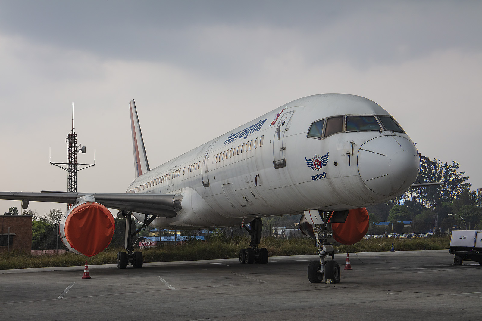 Eine der beiden Boeing 757 der Nepal Airlines. Früher flog sie auch mal nach MUC.