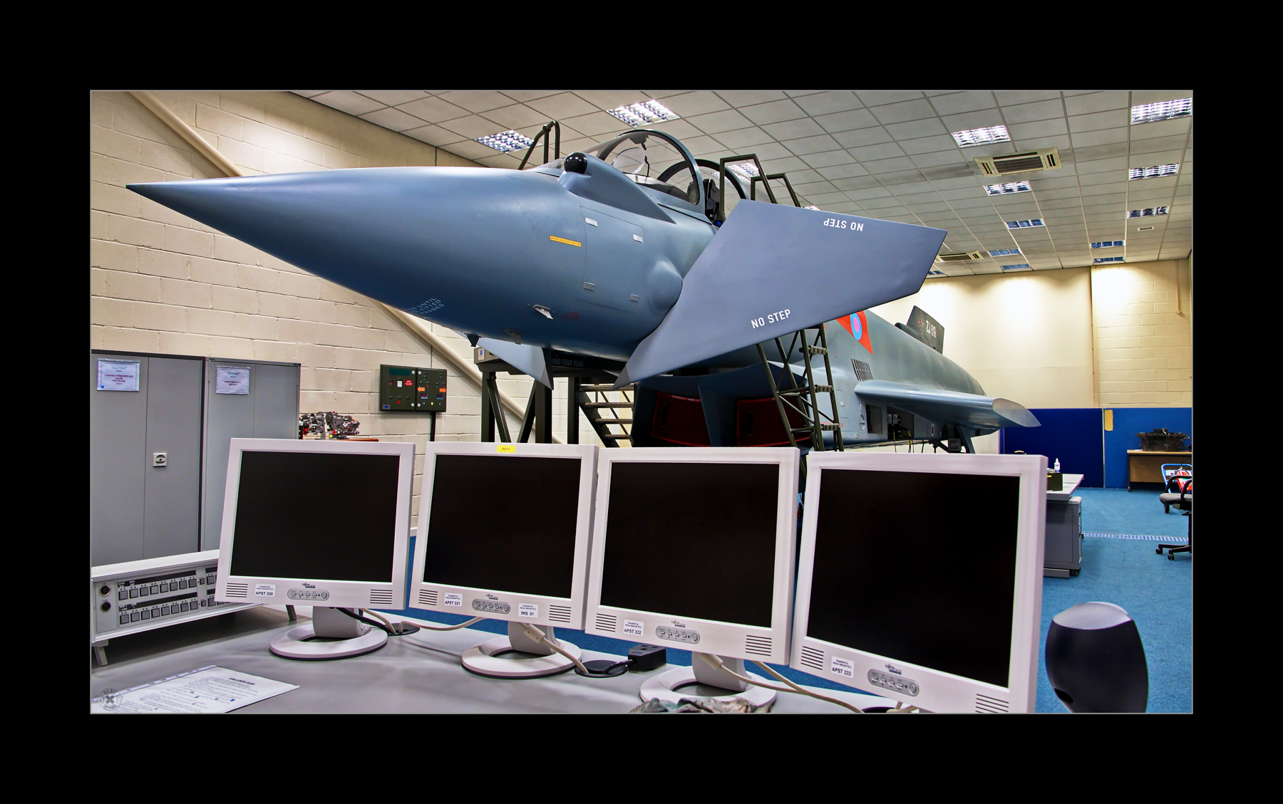 Dieser Typhoon dient zum Training bei Triebwerksfehlern an modernen Mustern.