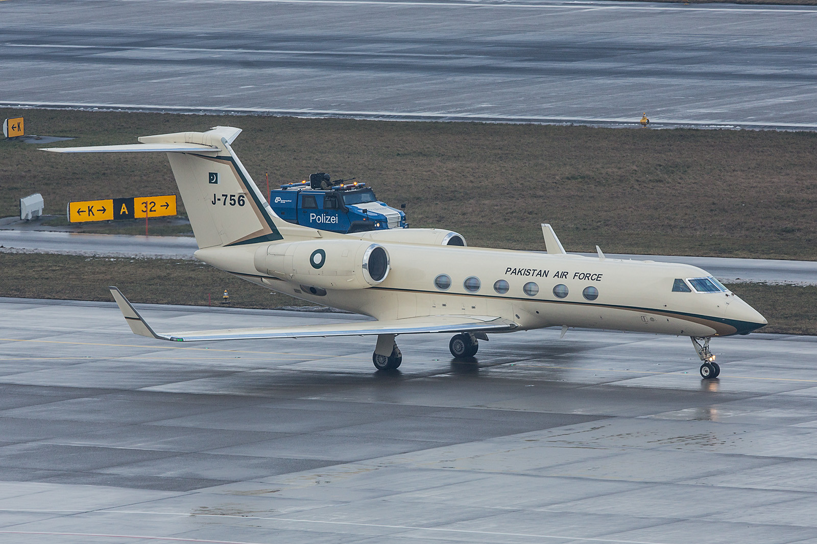 J-756, Gulfstream 450 der Pakistan Air Force